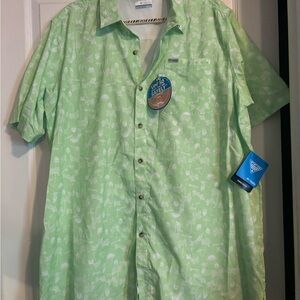 Columbia Men's Green Short Sleeve Shirt